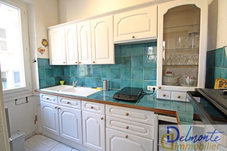 Location Appartement 2 pièces 42m² LA SEYNE SUR MER 83500 - Photo 4