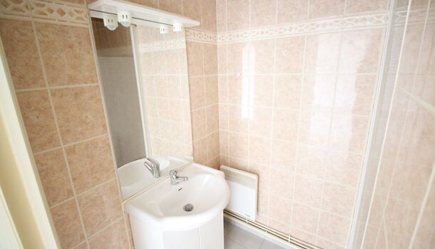 Appartement 2 pièces 35m2 REIMS 575 euros - Photo 1