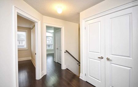 For Lease - 590 Sweetwater Crescent, Newmarket, Ontario - Photo 2