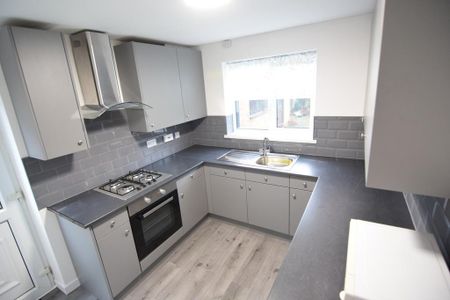 3 bedroom detached house to rent - Photo 5