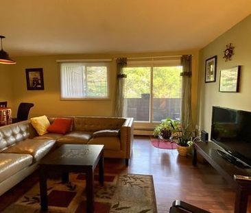 FULLY FURNISHED 2 BEDROOM CONDO FOR SHORT TERM RENTAL | 2311 119 St... - Photo 1
