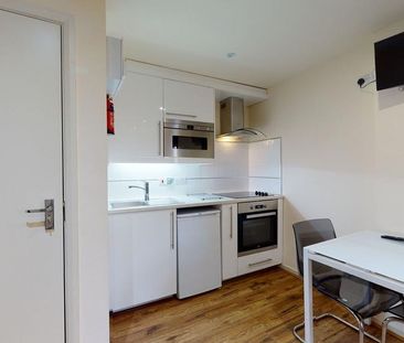 Studio to rent - Photo 1