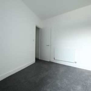 King Street, Morley, LS27 - Photo 1