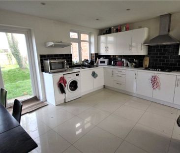 Pooley Green Road, Egham - Photo 4