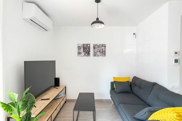 Carrer de Terra Baixa, L'Hospitalet de Llobregat, Catalonia 08901 - Foto 1