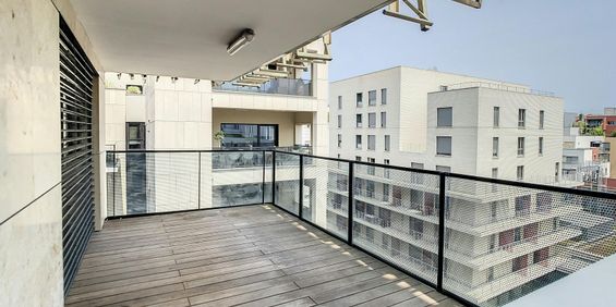 Lyon 2ème : En étage élevé T3 avec cuisine aménagée et terrasse de 13m² - Photo 3