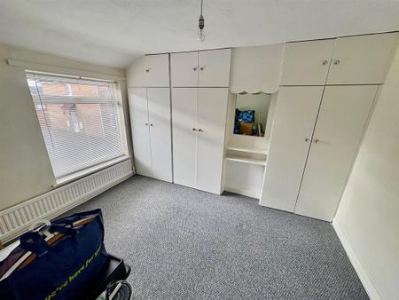 2 bedroom semi-detached house to rent - Photo 2