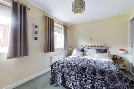 2 bedroom terraced house to rent - Photo 2