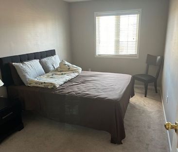 For Lease - 111 Crystalview Crescent Unit# Main Fl, Brampton, Ontario - Photo 2