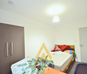 8 bedroom detached house to rent - Photo 5