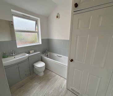 4 bedroom terraced house to rent - Photo 6