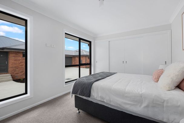 Immaculately Presented, Spacious 2 Bedroom Unit - Photo 1
