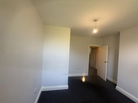 3 Bed Flat, Howard Road, SE25 - Photo 3