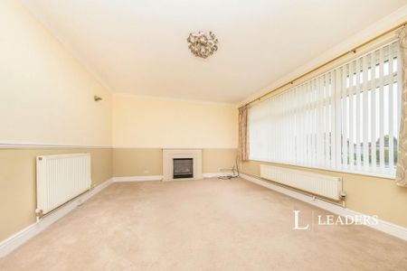 3 bedroom semi-detached house to rent - Photo 2