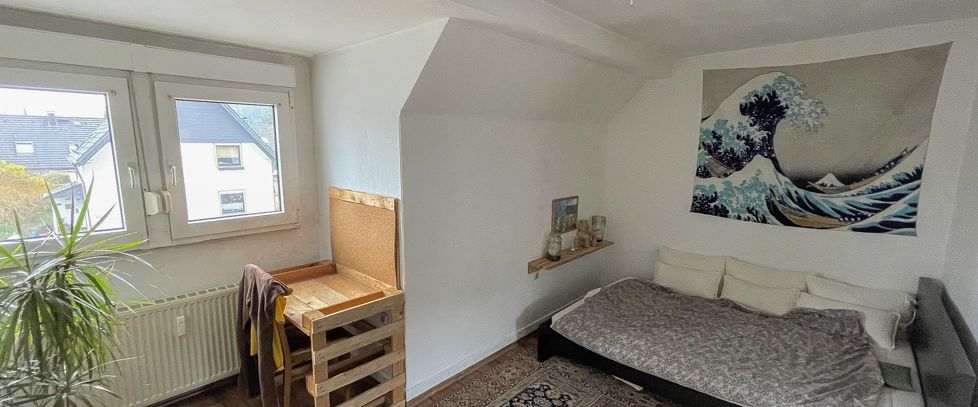 Gemütliche ca. 40m² große 2-Zimmer-Dachgeschosswohnung in Hagen Holthausen - Photo 1