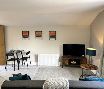 Oakfield Gardens, Newport - Photo 1