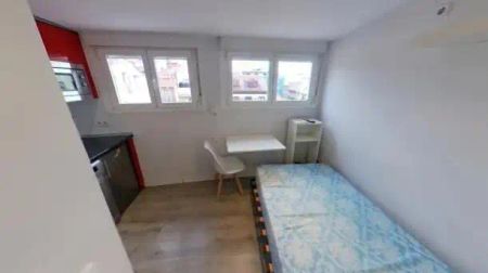 Piso de alquiler en Calle de Jesús y María, Embajadores - Lavapiés - Photo 4