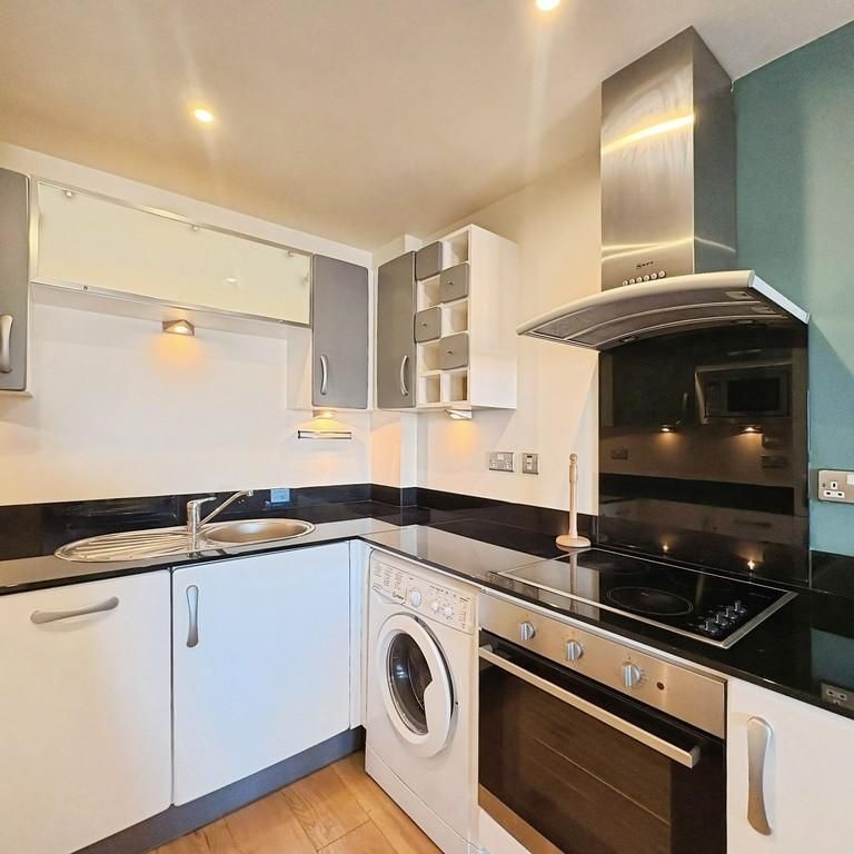 2 bedroom apartment to rent - Photo 1