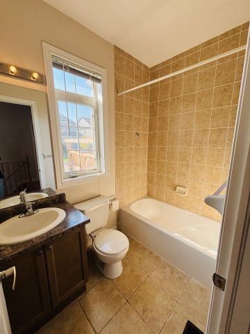 For Lease - 676 Baldwin Crescent, Woodstock, Ontario - Photo 2