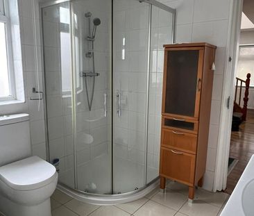 Room in a Shared House, Redford Avenue, SM6 - Photo 3