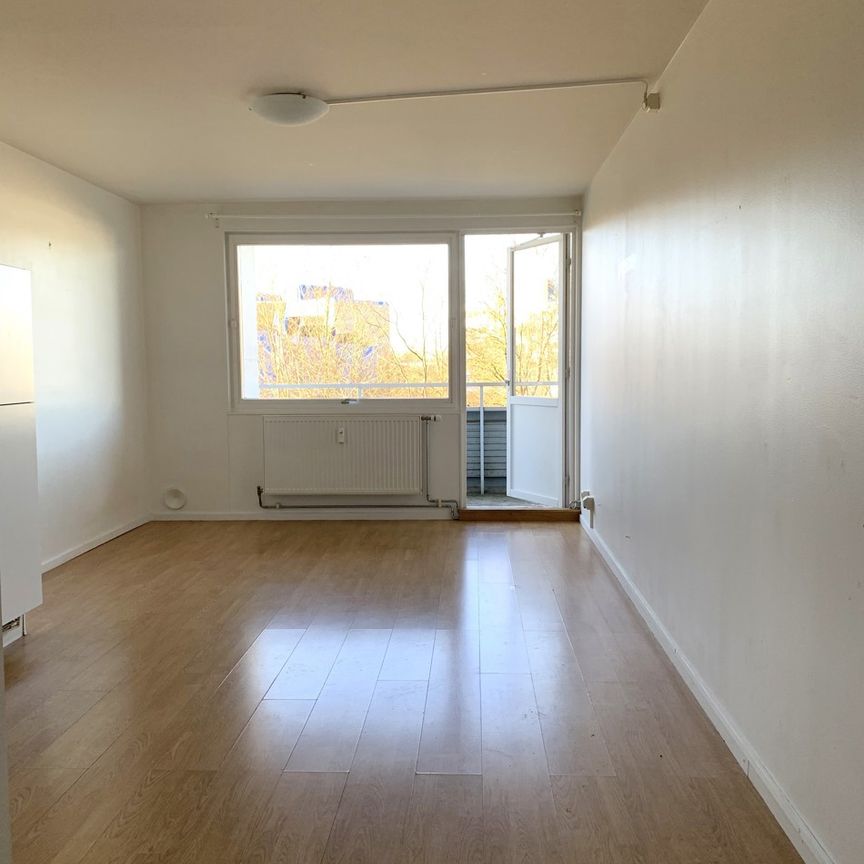 Thomsons väg 32 B, Kryddgården - Photo 1