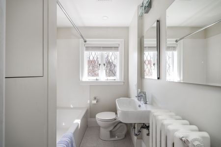 For Lease - 170 Cranbrooke Avenue, Toronto, Ontario - Photo 4