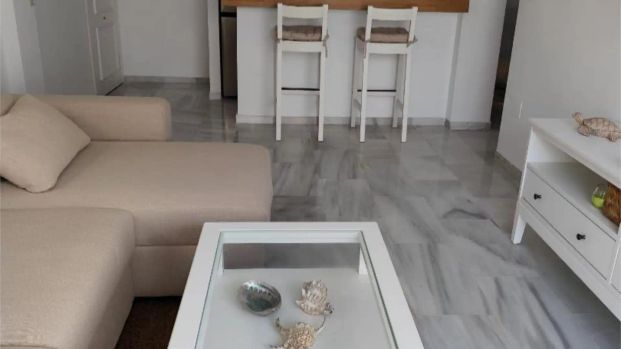 Dúplex de alquiler en Avenida Costa del Sol, 12, Laguna Beach - Photo 1