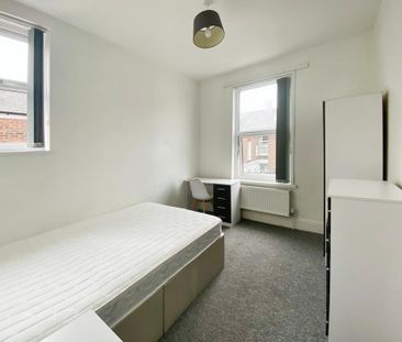 4 bedroom terraced house to rent - Photo 4