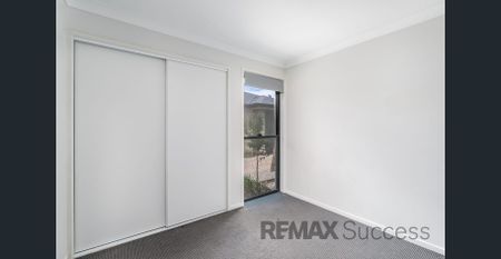 Modern Easy-Care Living in Central Wilsonton - Photo 3