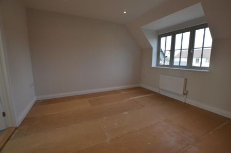 4 bedroom detached house to rent - Photo 5
