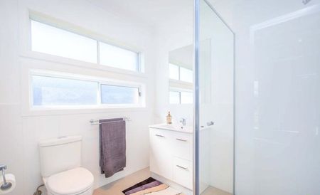 Modern Family Living in Sought-After Thurgoona - Photo 4