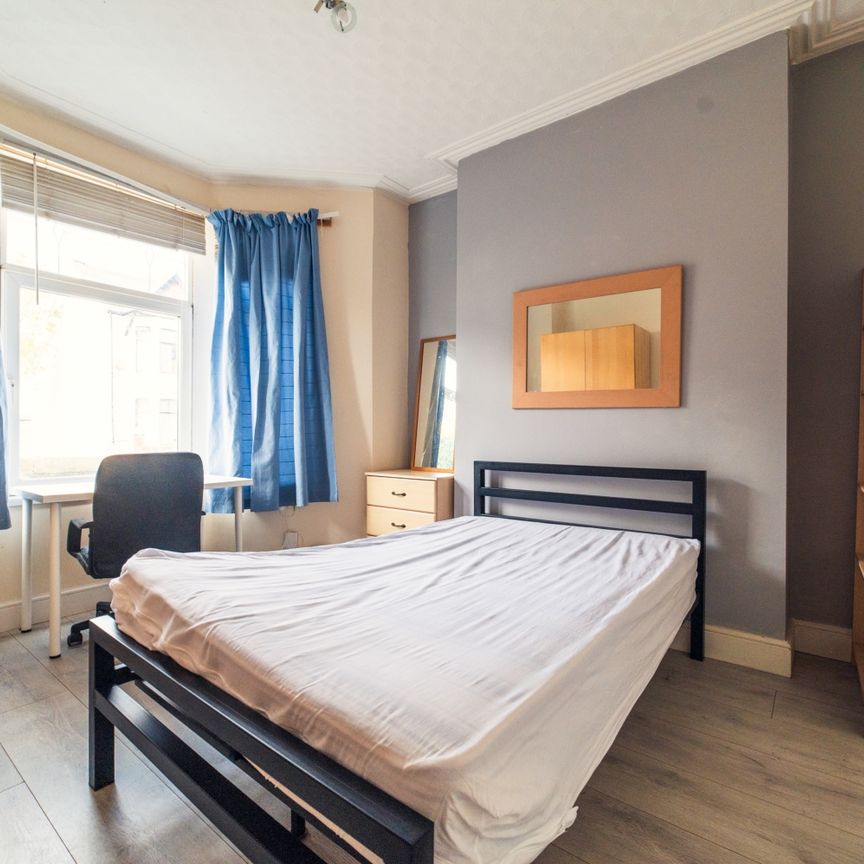 Llanishen Street, Heath - Photo 1