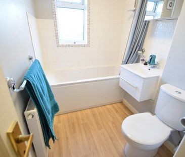 Holmedale, Slough, Berkshire,SL2 - Photo 5