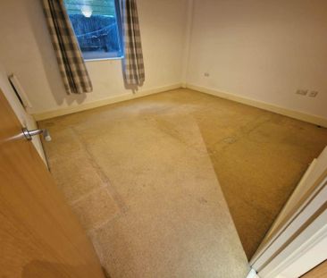 Price £950 pcm - Available 20/01/2026 - Part Furnished - Photo 4