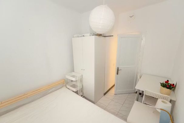 Avenida de Oporto, Madrid, Community of Madrid 28019 - Photo 1