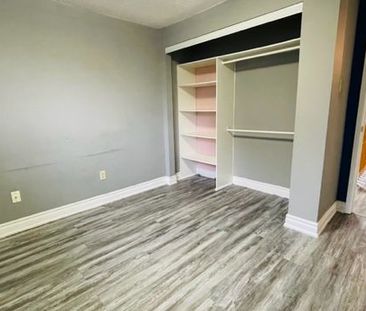 For Lease - 35 Davies Crescent, Whitby, Ontario - Photo 5