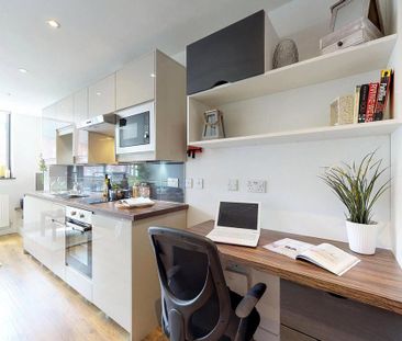 Studio to rent - Photo 1