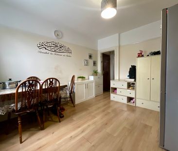 3 bedroom Mid Terraced House to let - Photo 2