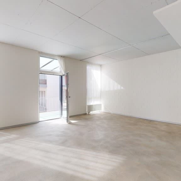 2 Zimmer, 77 m², 1. Stock - Photo 1