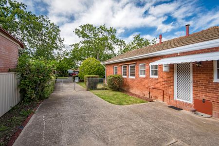 9 Frome Street, Narrabundah. - Photo 2