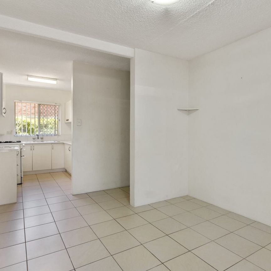 2/161 Muir Street, Labrador QLD 4215 - Apartment For Rent | Domain - Photo 1