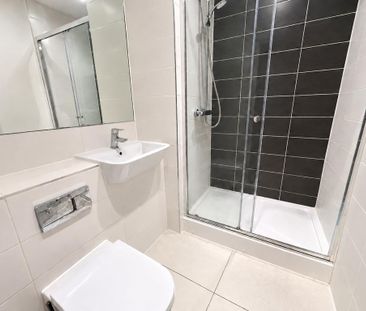 3 bedroom flat to rent - Photo 1