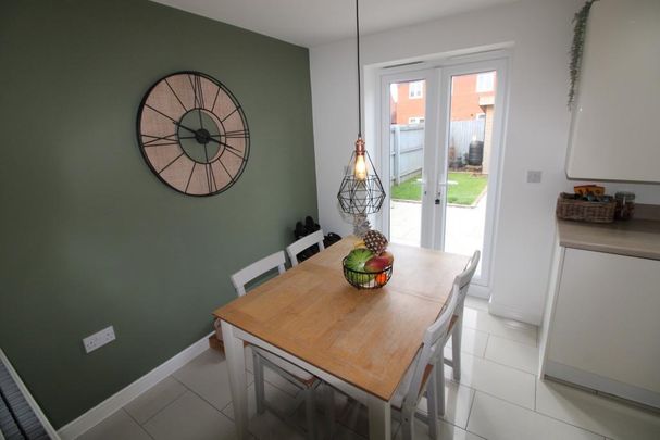3 bedroom semi-detached house to rent - Photo 1