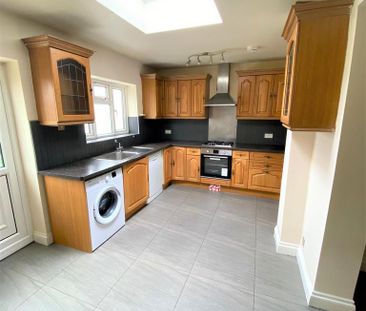 3 bedroom terraced house to rent - Photo 5