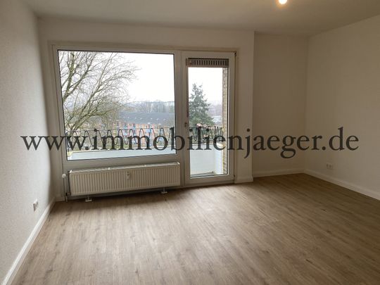 Bramfeld - Wohnen im neu modernisierten 1-Zimmer-Studio mit Balkon, Duschbad - 6.OG mit Fahrstuhl - Foto 1