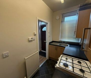 2 Bed Terraced House, West View, LS11 - Photo 5