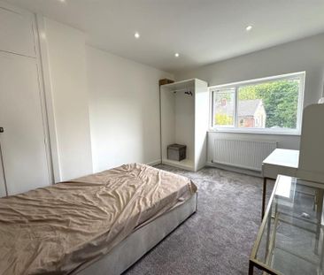 Boothfields, Knutsford - Photo 3