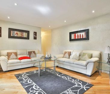 For Lease - 2100 Waycross Crescent, Mississauga, Ontario - Photo 5