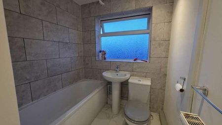 Windrush Road, Swindon, SN25 - Photo 2