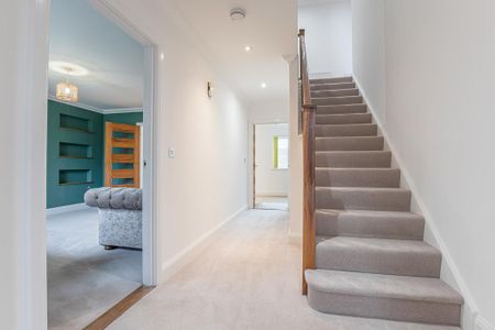 4 bedroom detached house to rent - Photo 4